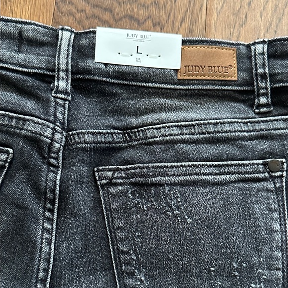 Judy Blue Black Denim Shorts - Picture 9 of 10